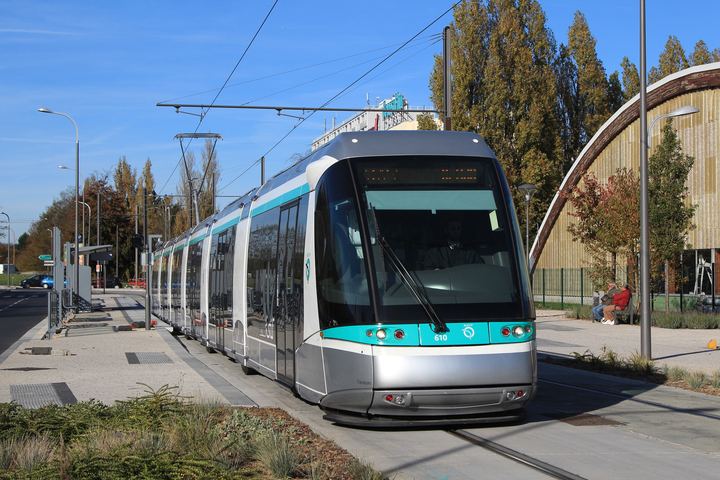Rame du T6 à Meudon-la-Forêt