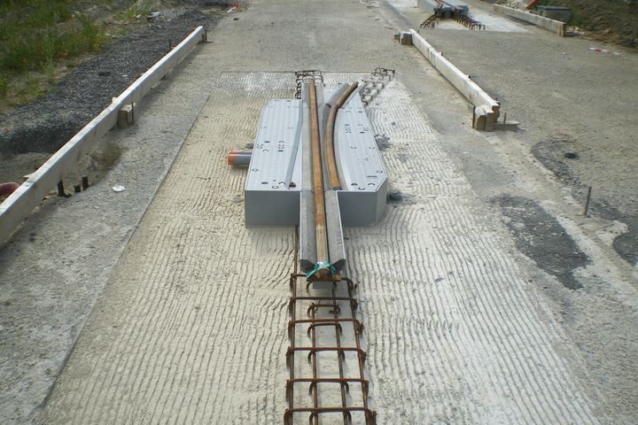 Pose du rail central de guidage du T6, 2012